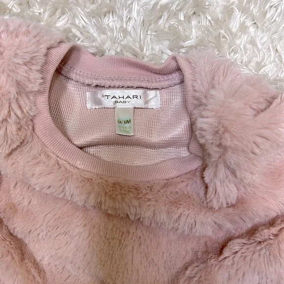 TAHARI || Tahari Baby (0-3M) Fuzzy Pink Peplum Top/Dress - Picture 4 of 4